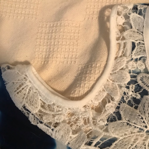 Cold shoulder top - Picture 3 of 3